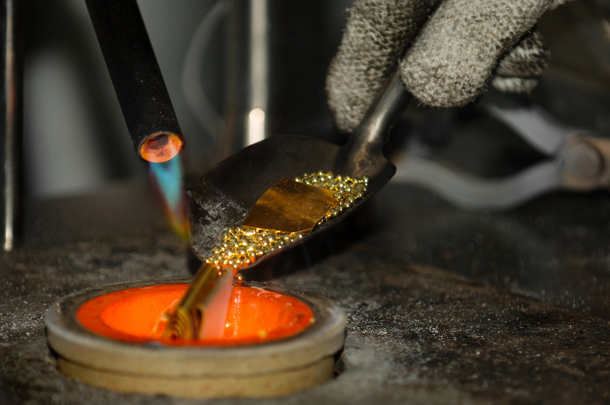 artisan melting gold